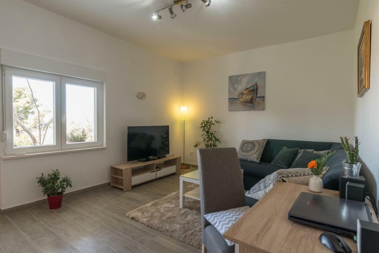 Apartment Okrug Gornji - Trogir With Sea View Екстер'єр фото