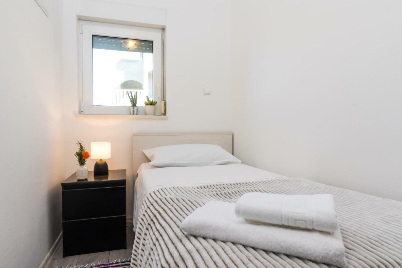 Apartment Okrug Gornji - Trogir With Sea View Екстер'єр фото