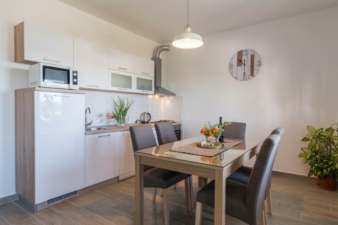 Apartment Okrug Gornji - Trogir With Sea View Екстер'єр фото
