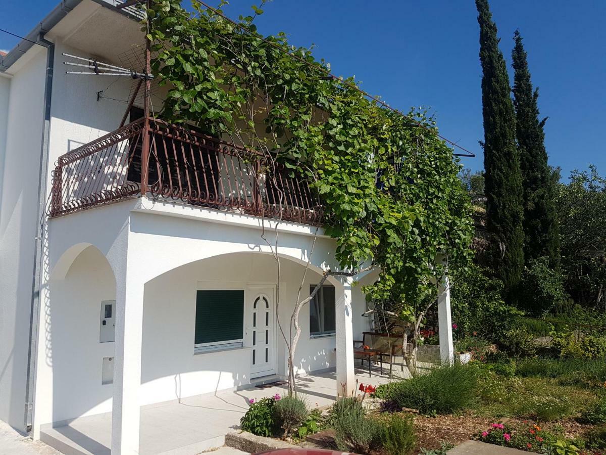 Apartment Okrug Gornji - Trogir With Sea View Екстер'єр фото