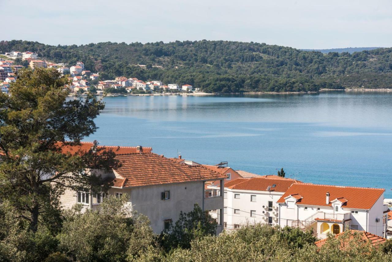 Apartment Okrug Gornji - Trogir With Sea View Екстер'єр фото