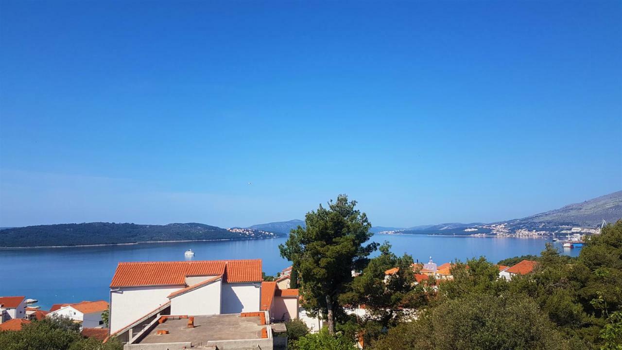 Apartment Okrug Gornji - Trogir With Sea View Екстер'єр фото
